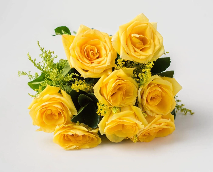 Buquê de 8 Rosas Amarelas