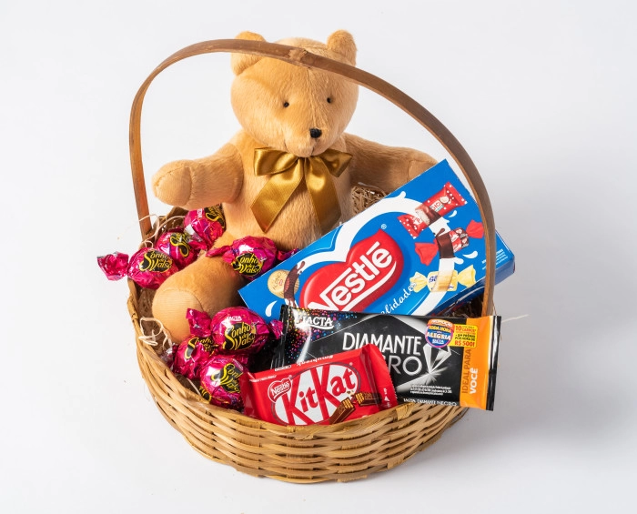 Cesta de Chocolate e Pelúcia